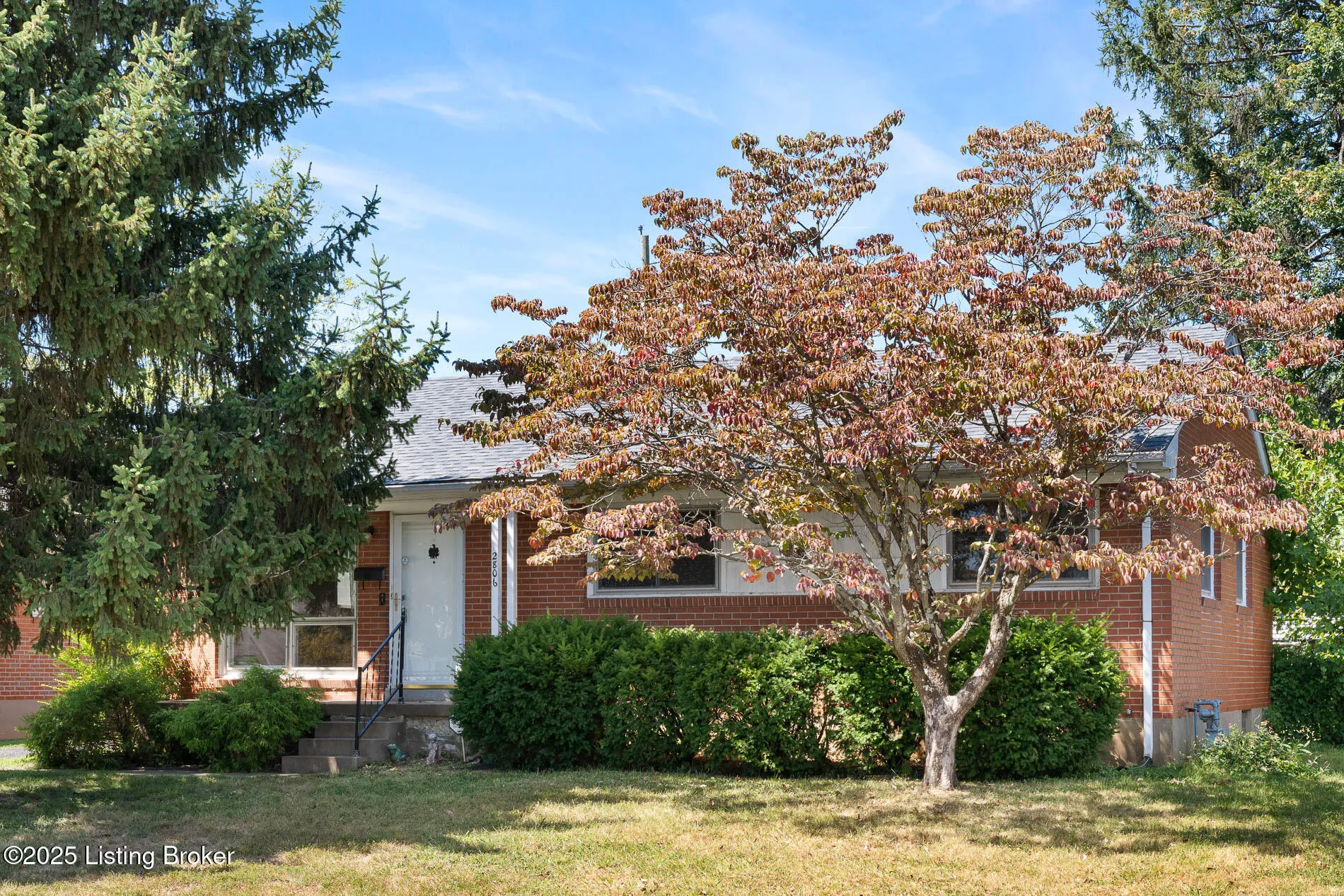 Louisville, Kentucky 40220, United States, 3 Bedrooms Bedrooms, ,1 BathroomBathrooms,Residential,Pending,209269