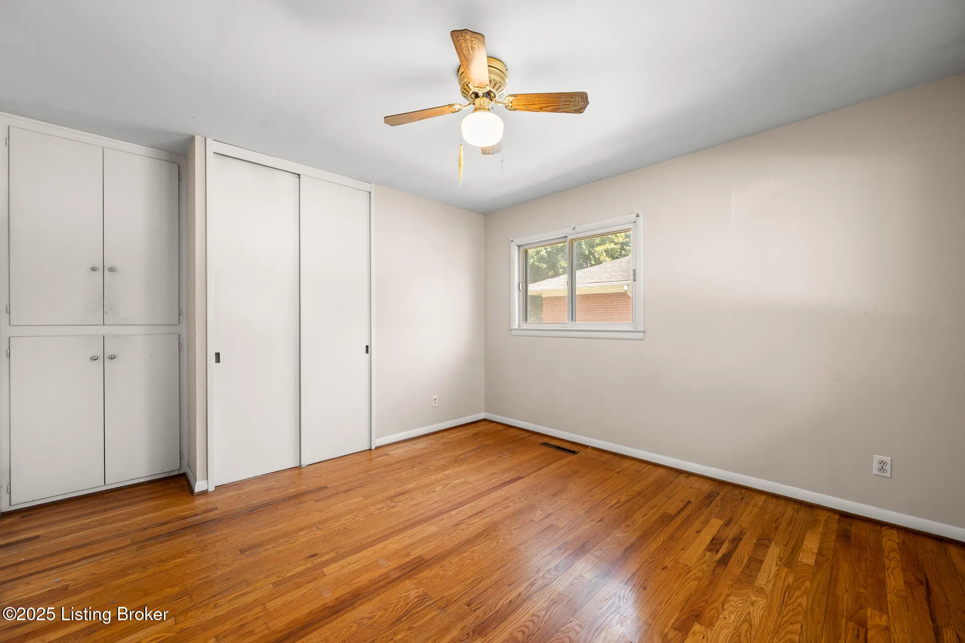 Louisville, Kentucky 40220, United States, 3 Bedrooms Bedrooms, ,1 BathroomBathrooms,Residential,Pending,209269