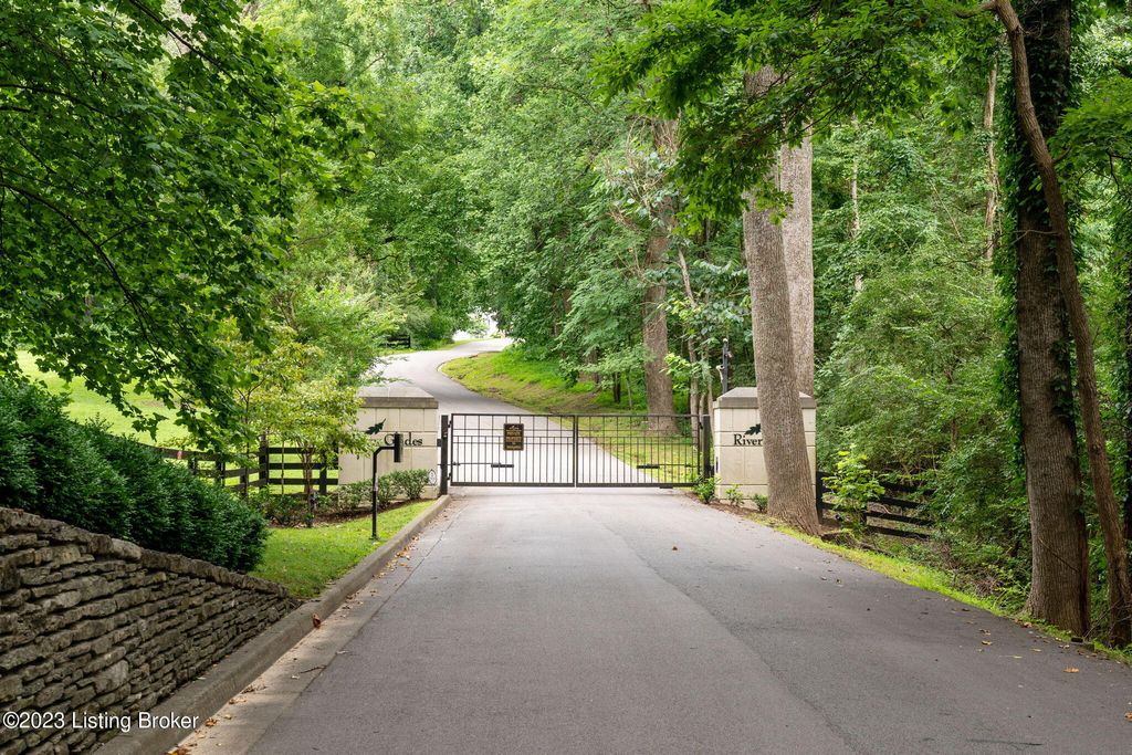 Photo of 14403 River Glades Ln, Prospect, KY 40059 (MLS # 1699414)