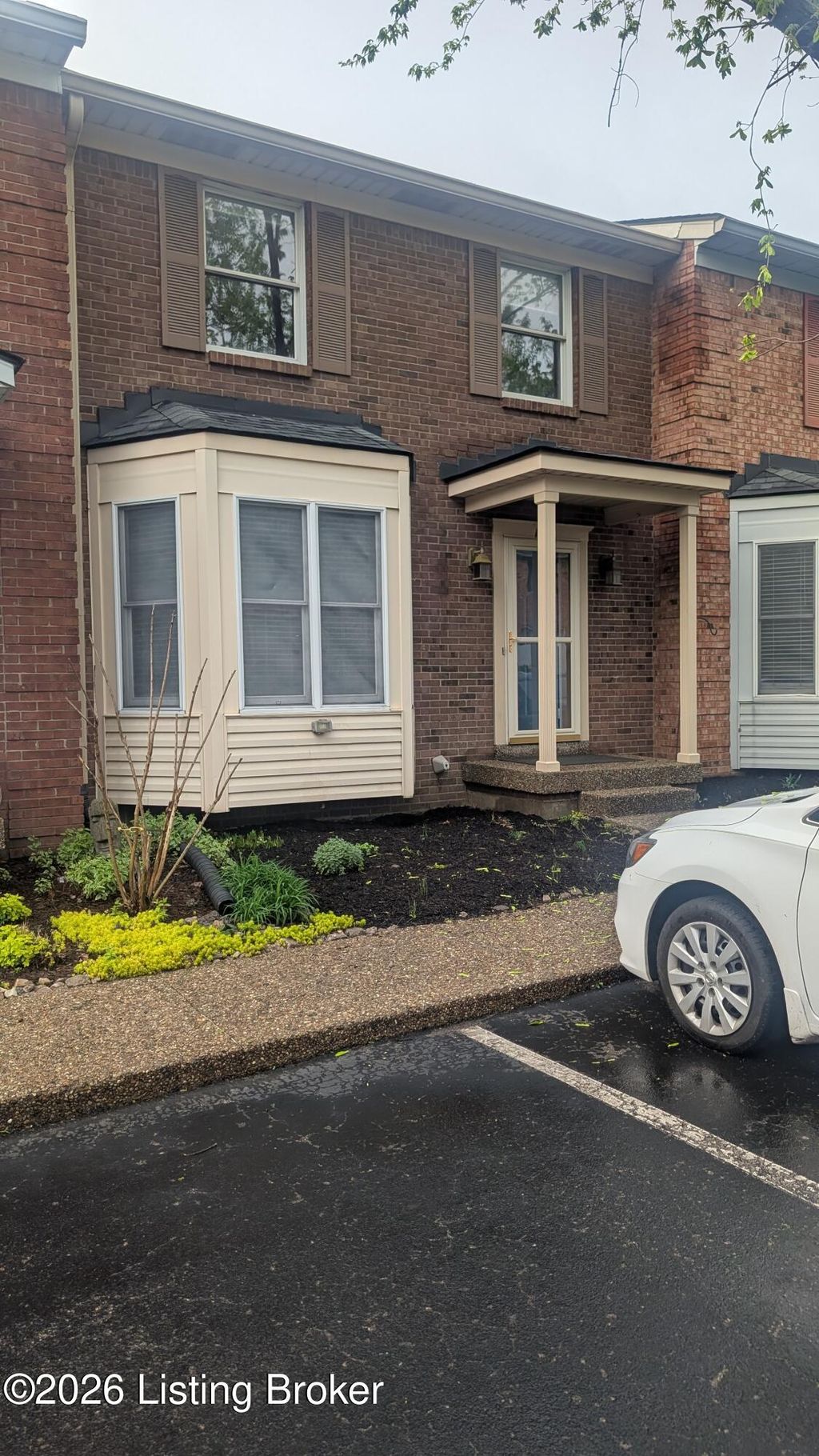 Photo of 151 Gardiner Lake Rd, Louisville, KY 40205 (MLS # 1709880)