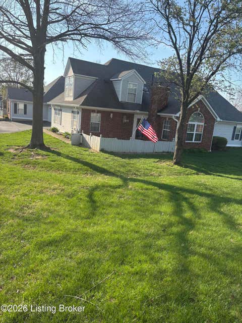 Homes For Sale - 8120 Meadowgreen Pl<br/> Jefferson County, Louisville, KY 40299