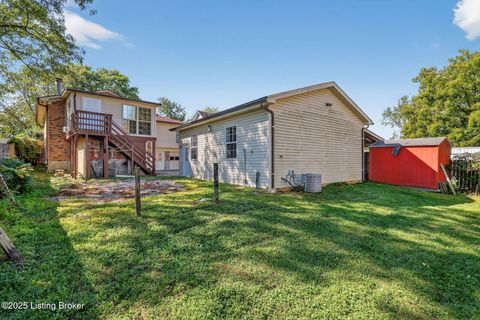 Photo of 10113 Settlers Crest Ln, Jeffersontown, KY 40299 (MLS # 1699962)