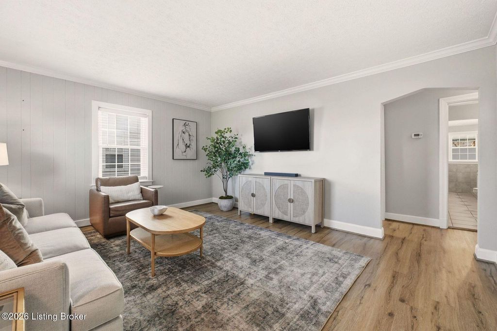 Photo of 915 Washburn Ave, Louisville, KY 40222 (MLS # 1707041)