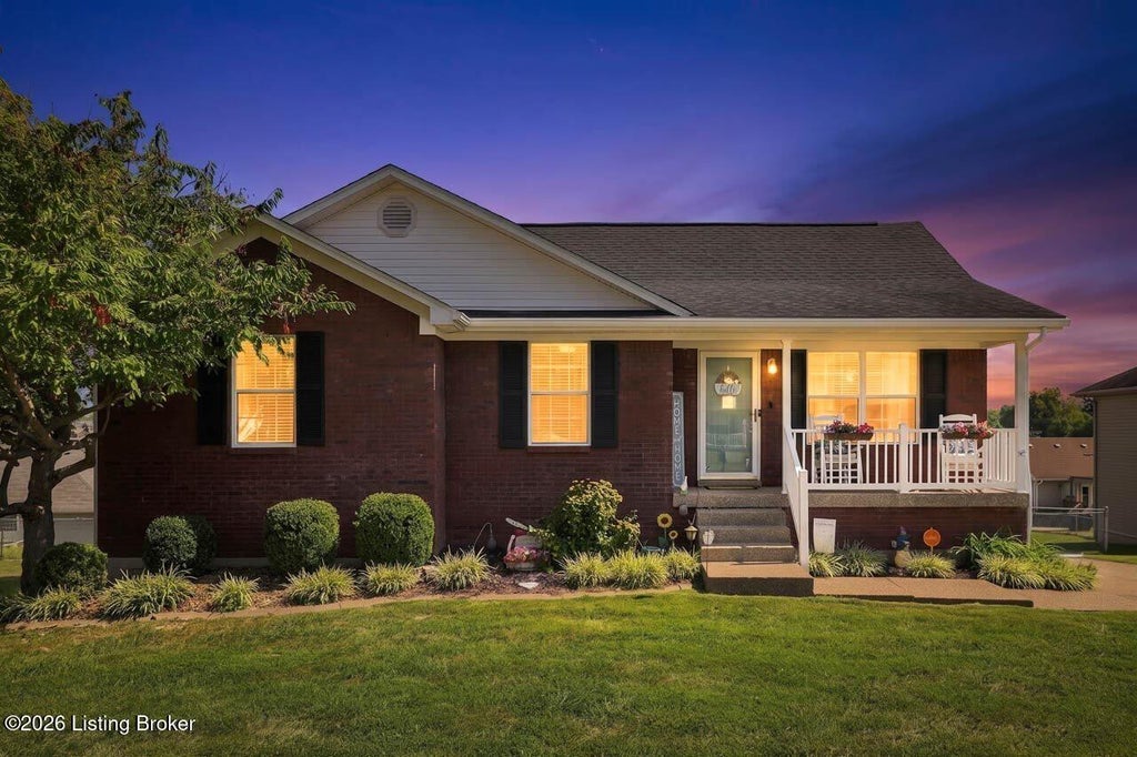 Photo of 194 Holly Marie Dr, Mt Washington, KY 40047 (MLS # 1729470)