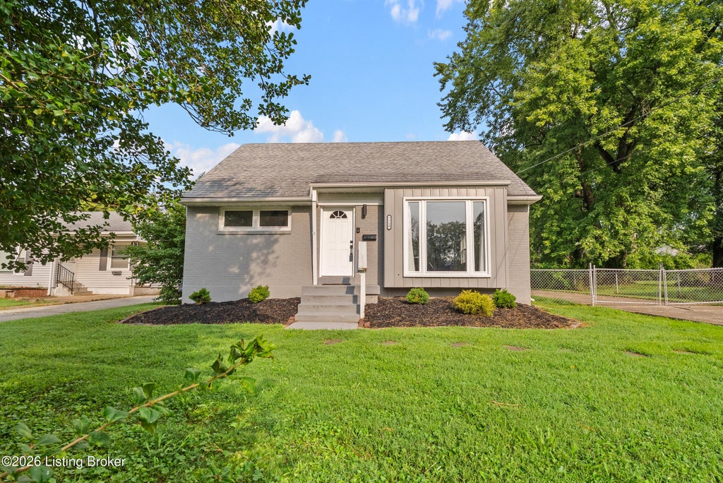 Photo of 7716 Dingle Dell Rd, Louisville, KY 40214 (MLS # 1726325)