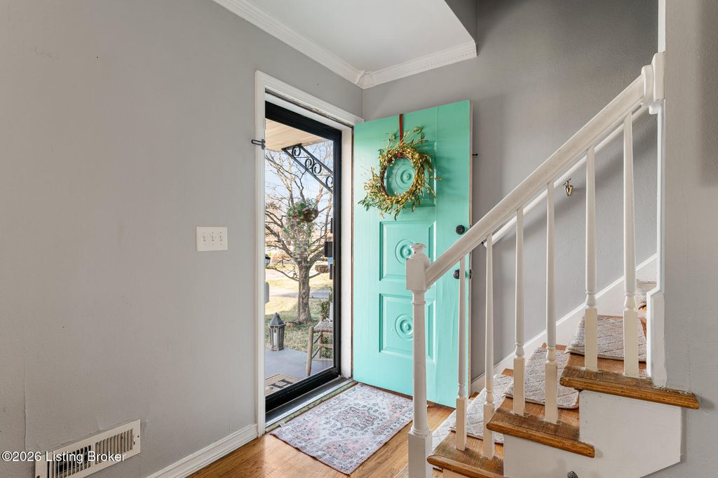 Photo of 8611 Claudia Dr, Louisville, KY 40219 (MLS # 1709842)