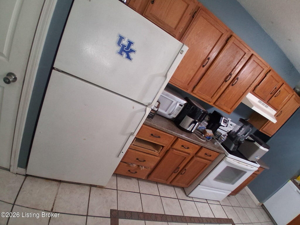 Photo of 10912 Milwaukee Way, Louisville, KY 40272 (MLS # 1727126)