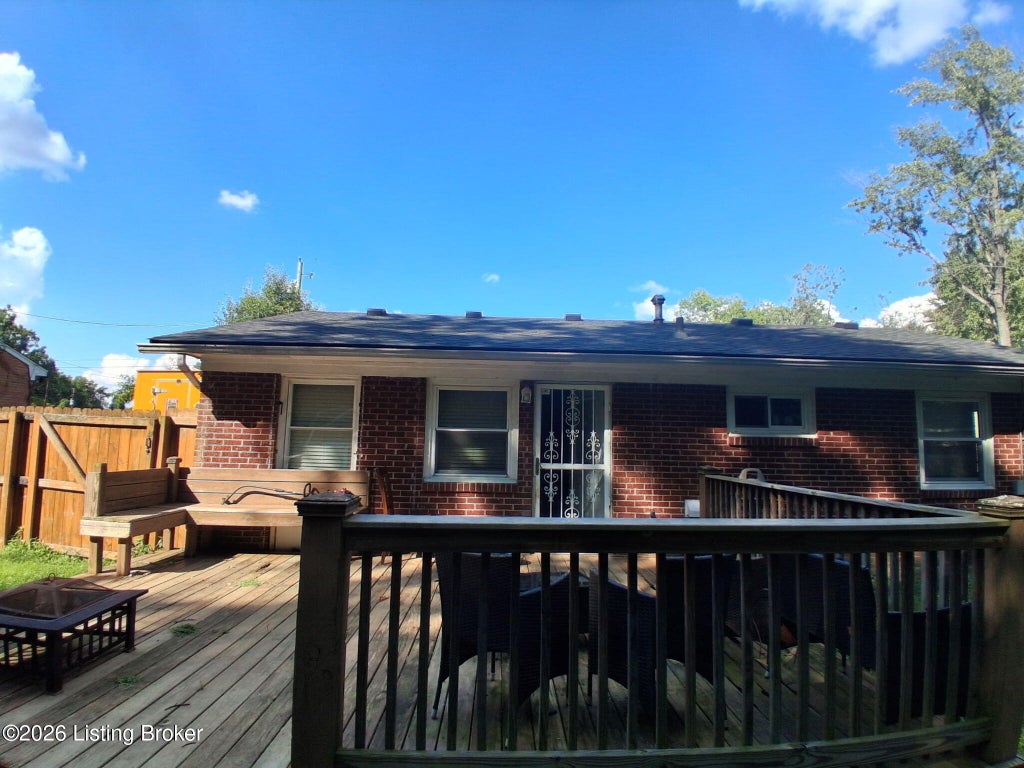 Photo of 10912 Milwaukee Way, Louisville, KY 40272 (MLS # 1727126)