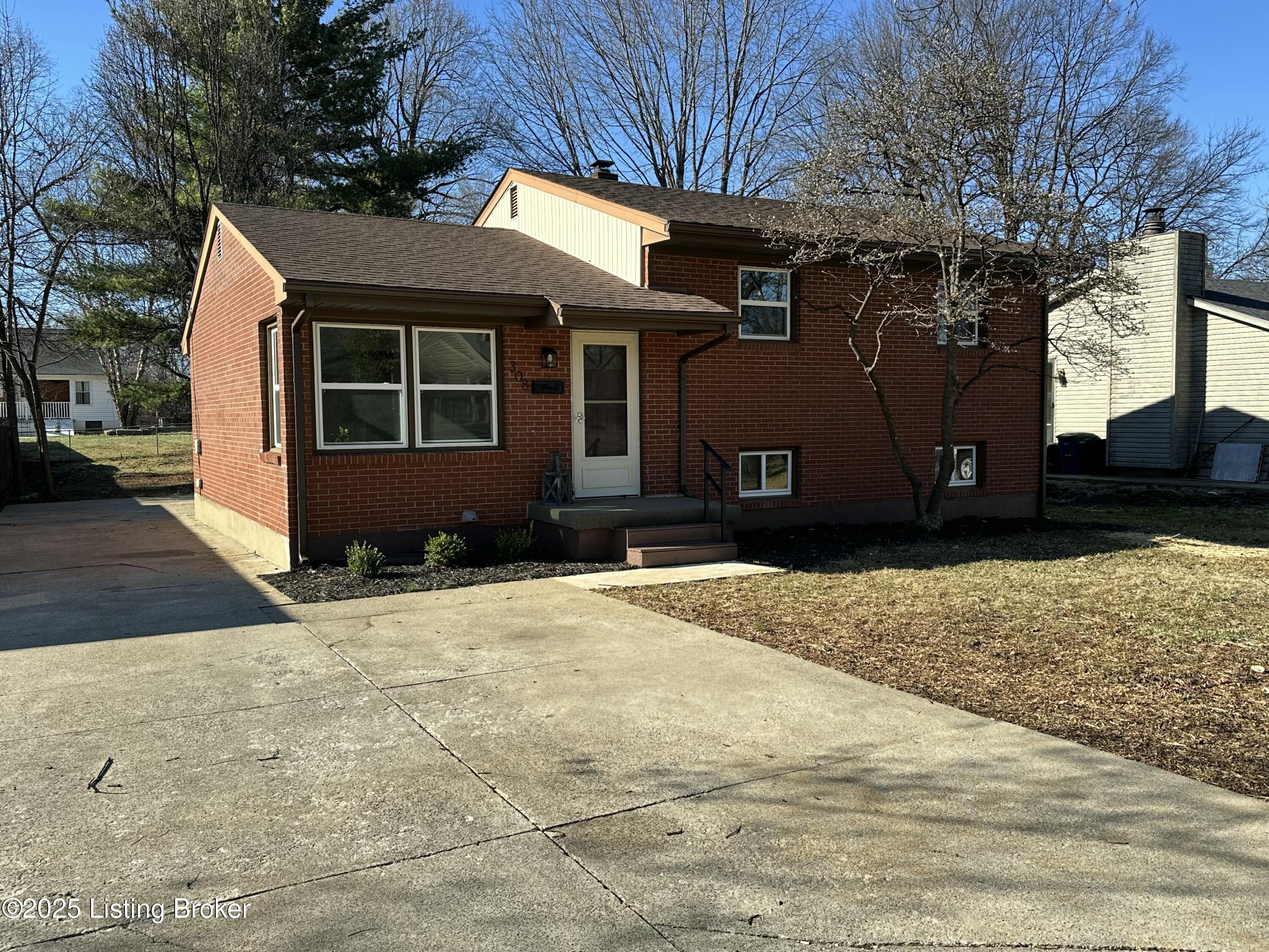 308 S 6th St, Bardstown, Kentucky image 3