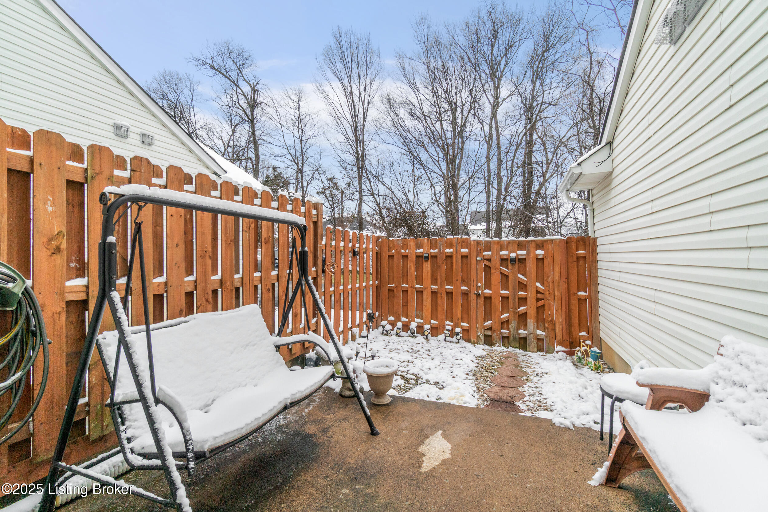 9616 Bayberry Green Ln, Louisville, Kentucky image 3
