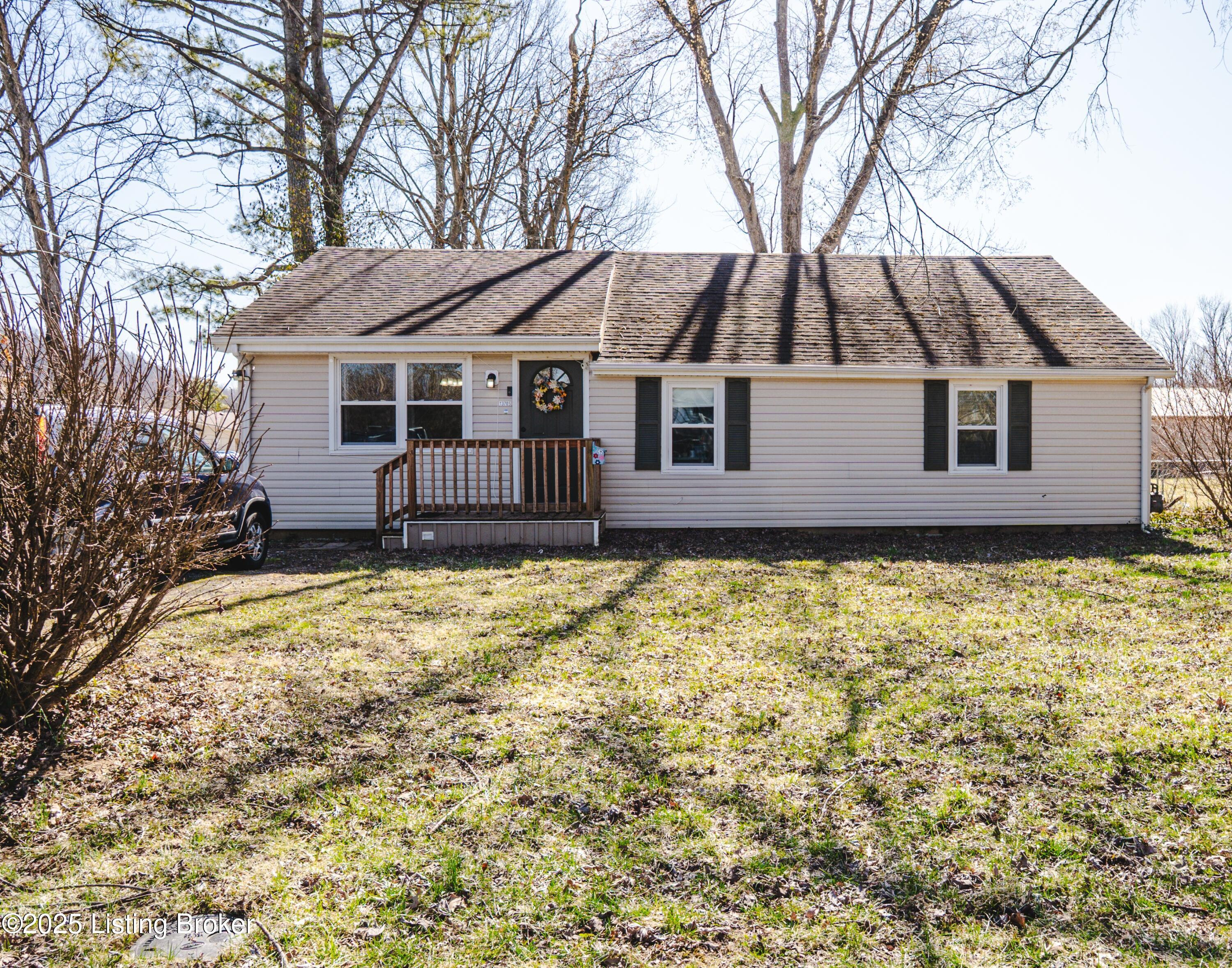 13705 S Blakely Ln, Louisville, Kentucky image 1