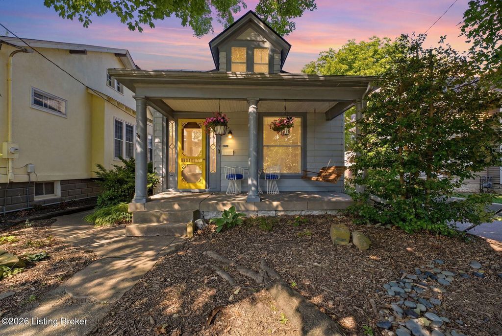 Photo of 1700 Fernwood Ave, Louisville, KY 40205 (MLS # 1721955)