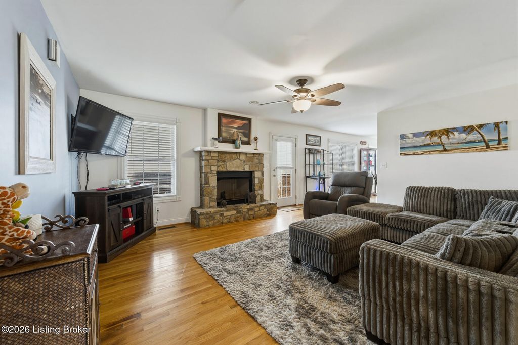 Photo of 373 The Landings, Taylorsville, KY 40071 (MLS # 1709374)