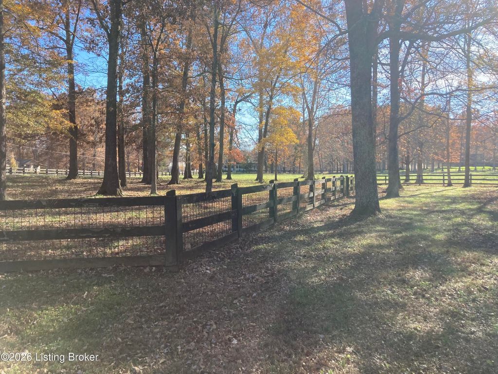 Photo of 1526 Lutheran Church Rd, Bardstown, KY 40004 (MLS # 1710226)