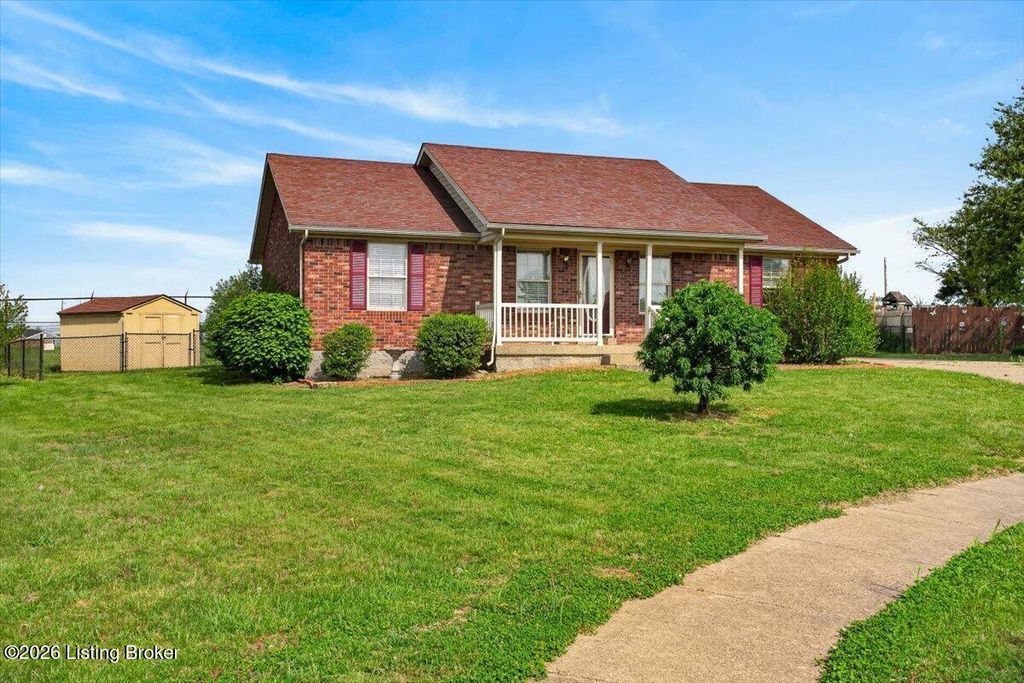 Photo of 645 Forest Ridge Dr, Mt Washington, KY 40047 (MLS # 1714727)