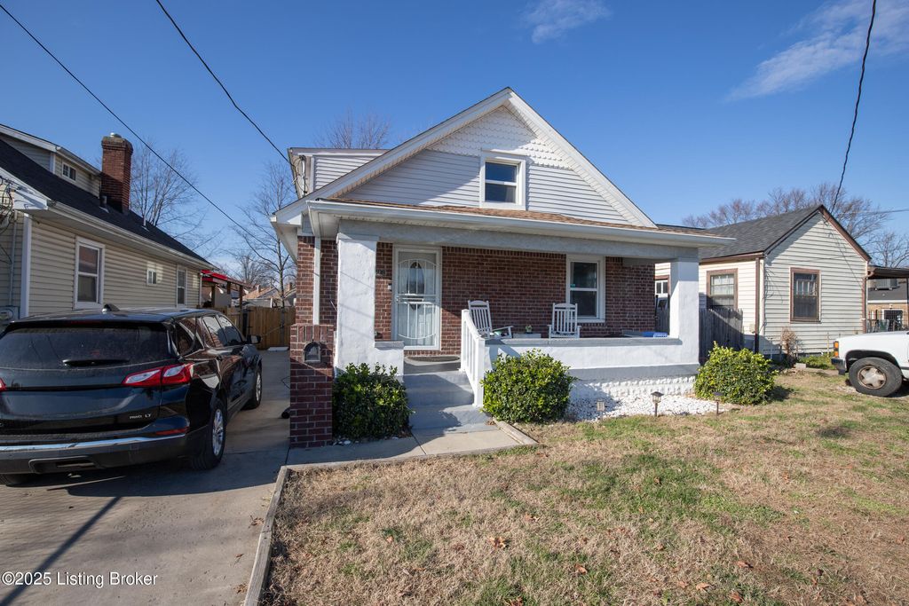 Photo of 3408 Cane Run Rd, Louisville, KY 40211 (MLS # 1707600)