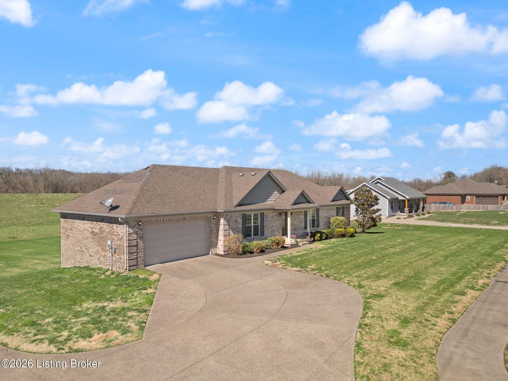 Photo of 11918 Lower River Rd, Louisville, KY 40272 (MLS # 1711825)