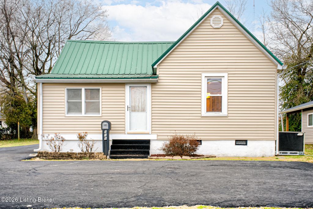 Photo of 813 Hawkins Dr, Elizabethtown, KY 42701 (MLS # 1706392)