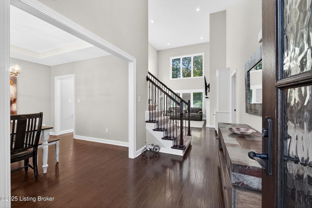 Photo of 17117 Shakes Creek Dr, Fisherville, KY 40023 (MLS # 1712714)