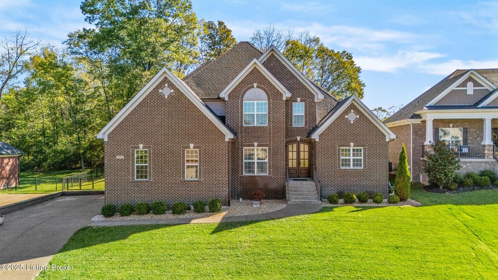 Photo of 17117 Shakes Creek Dr, Fisherville, KY 40023 (MLS # 1712714)