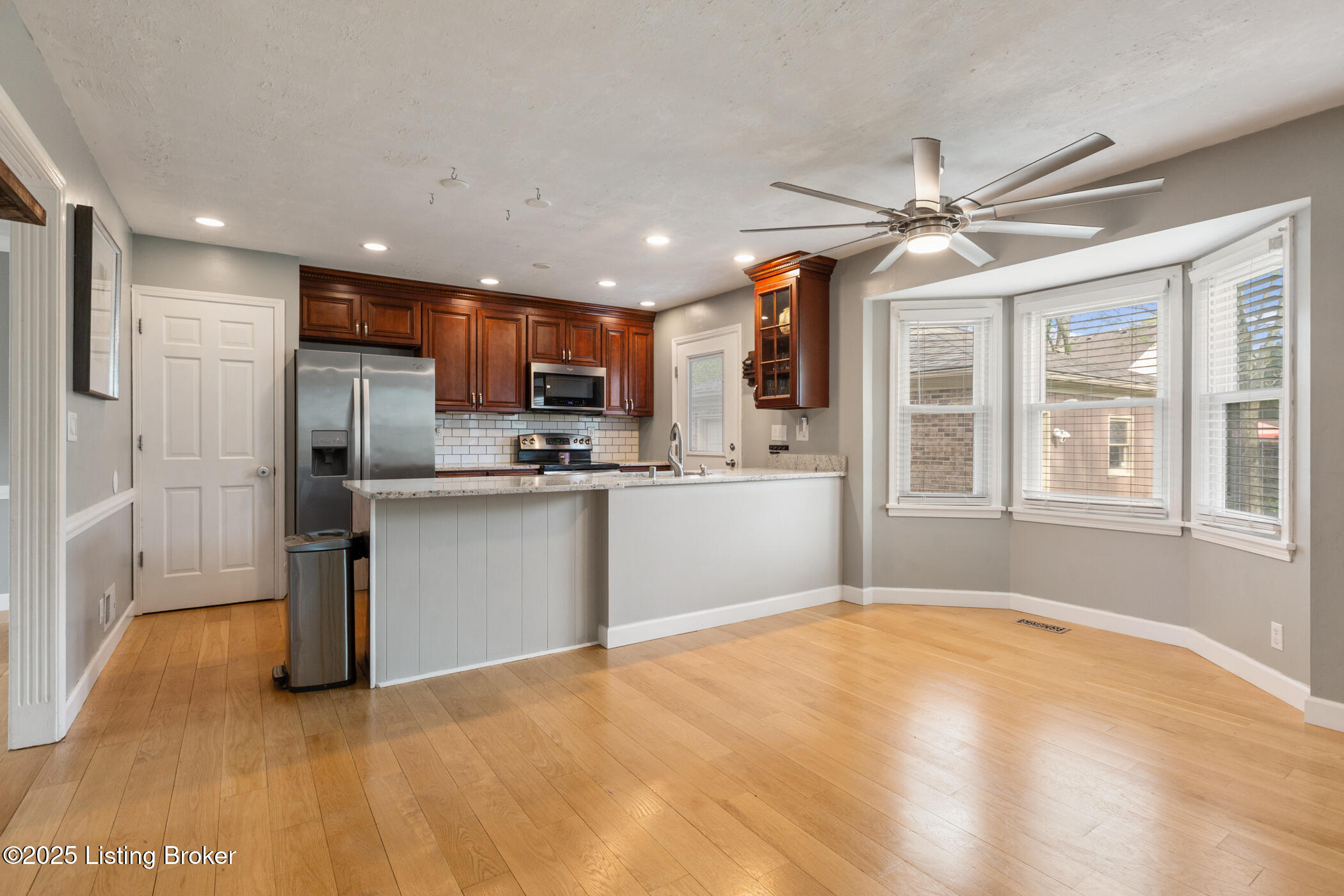 10502 Larkhall Ct, Louisville, Kentucky image 27