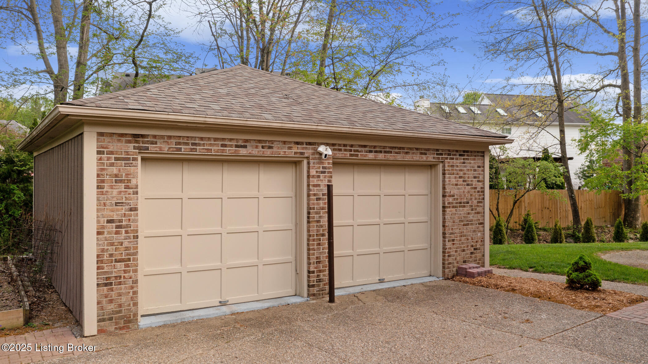 10502 Larkhall Ct, Louisville, Kentucky image 13