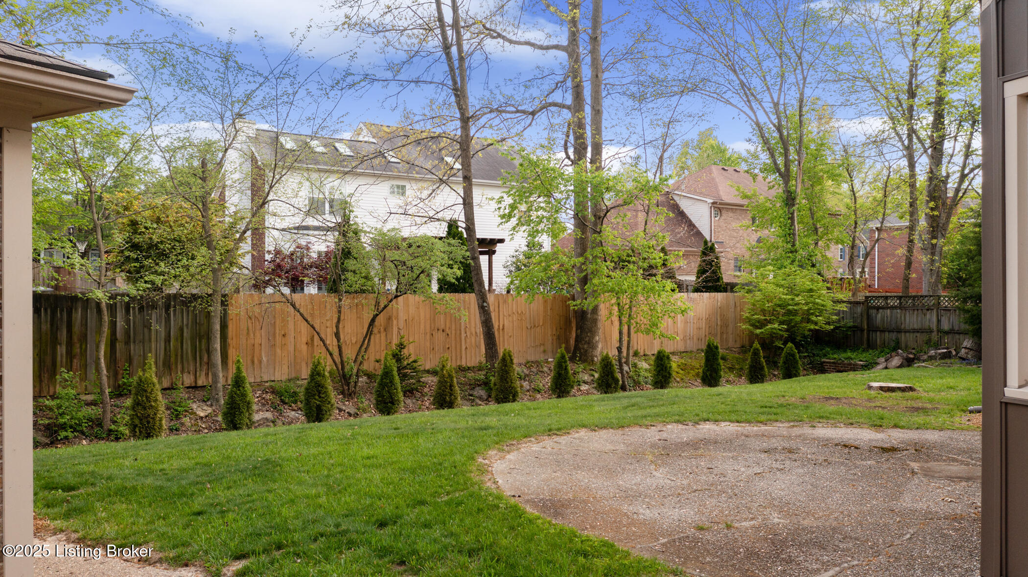 10502 Larkhall Ct, Louisville, Kentucky image 7