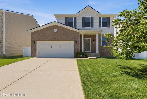 Photo of 6816 Beckingham Blvd, Louisville, KY 40299 (MLS # 1715709)