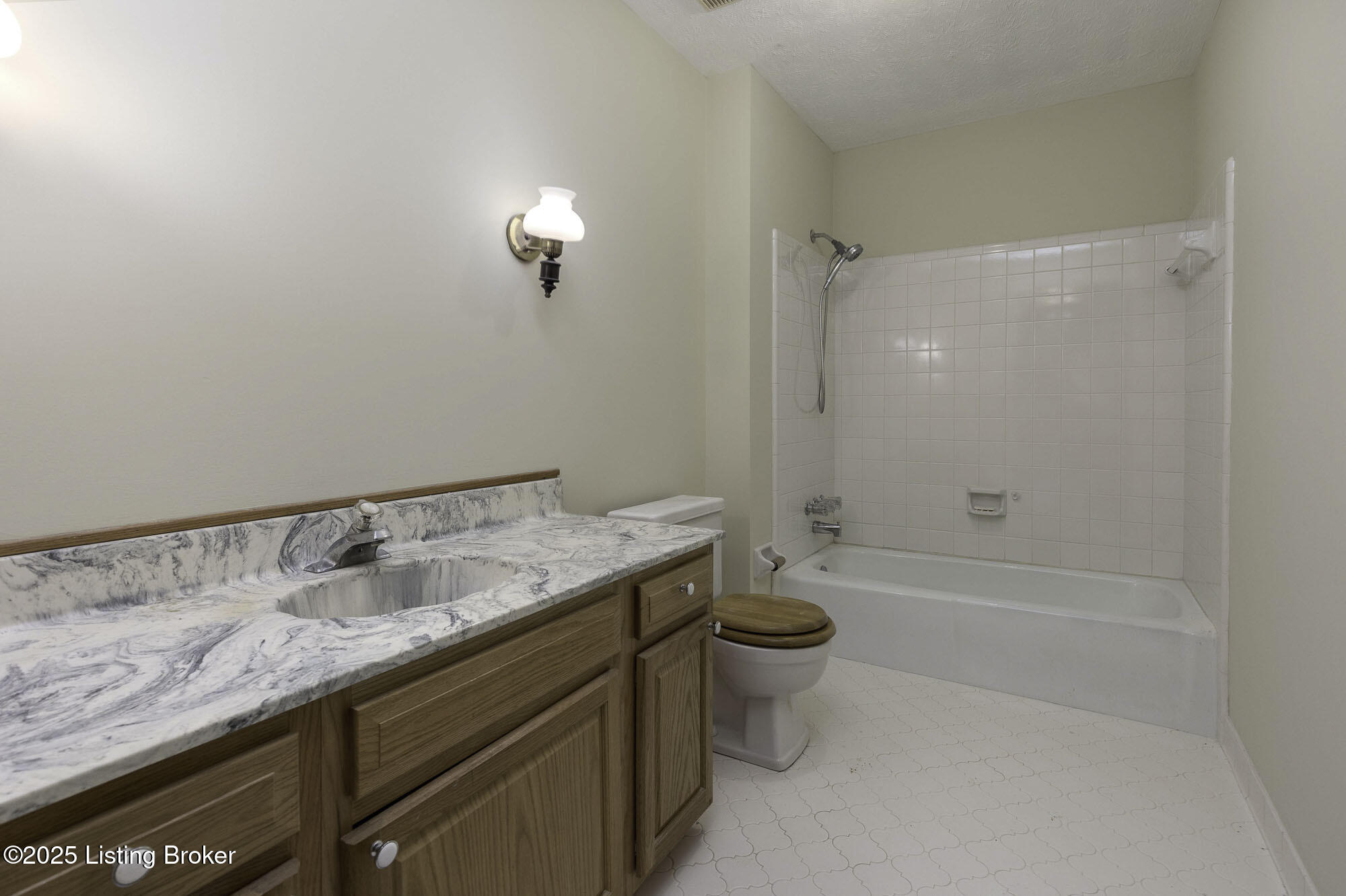 305 Ash Ave, Pewee Valley, Kentucky image 24