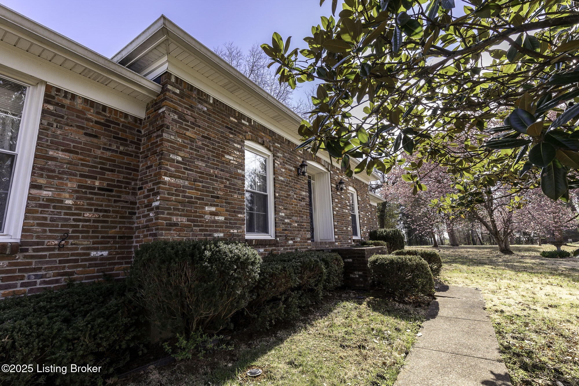 305 Ash Ave, Pewee Valley, Kentucky image 2
