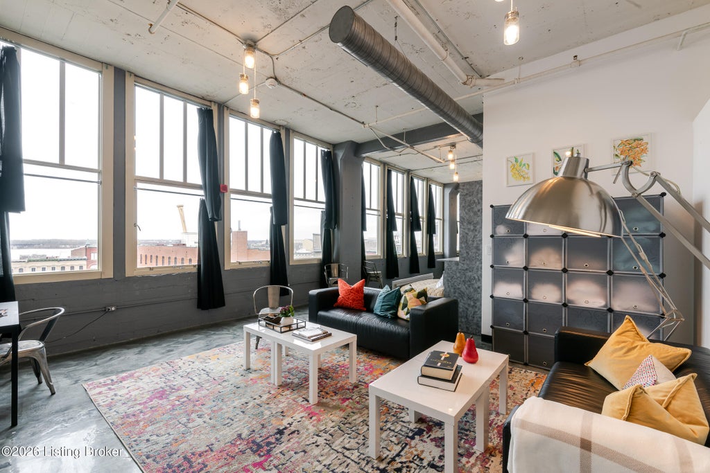 Photo of 815 W Market St #703, Louisville, KY 40202 (MLS # 1727952)