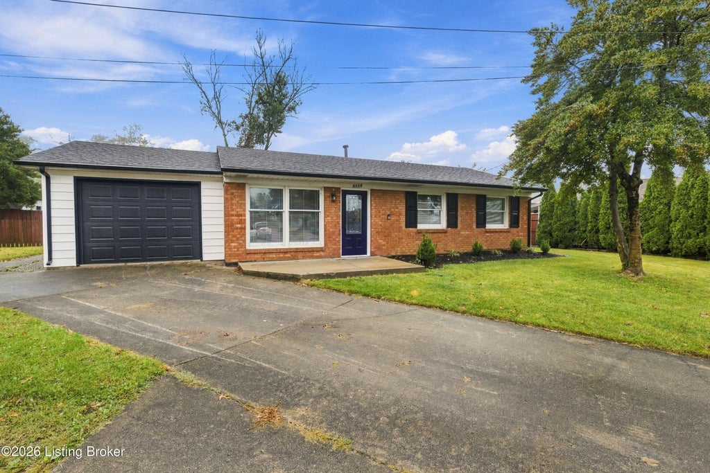 Photo of 6109 Fern Ct, Louisville, KY 40291 (MLS # 1732053)