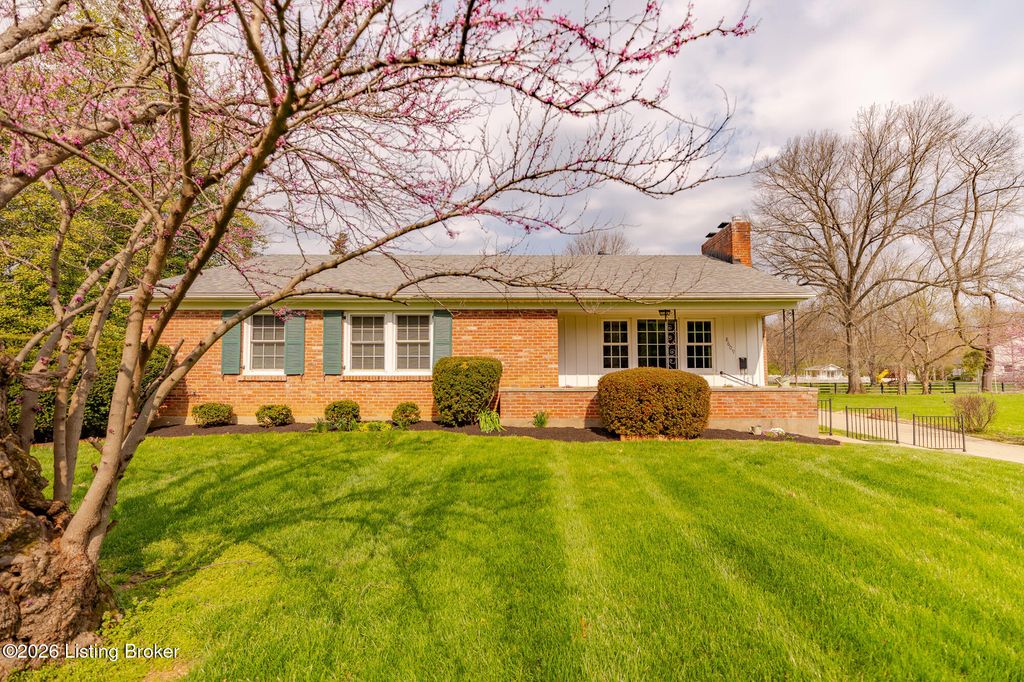 Photo of 8609 Perry Rd, Louisville, KY 40222 (MLS # 1712853)