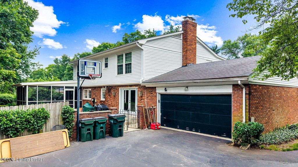 Photo of 4911 Crofton Rd, Louisville, KY 40207 (MLS # 1720633)