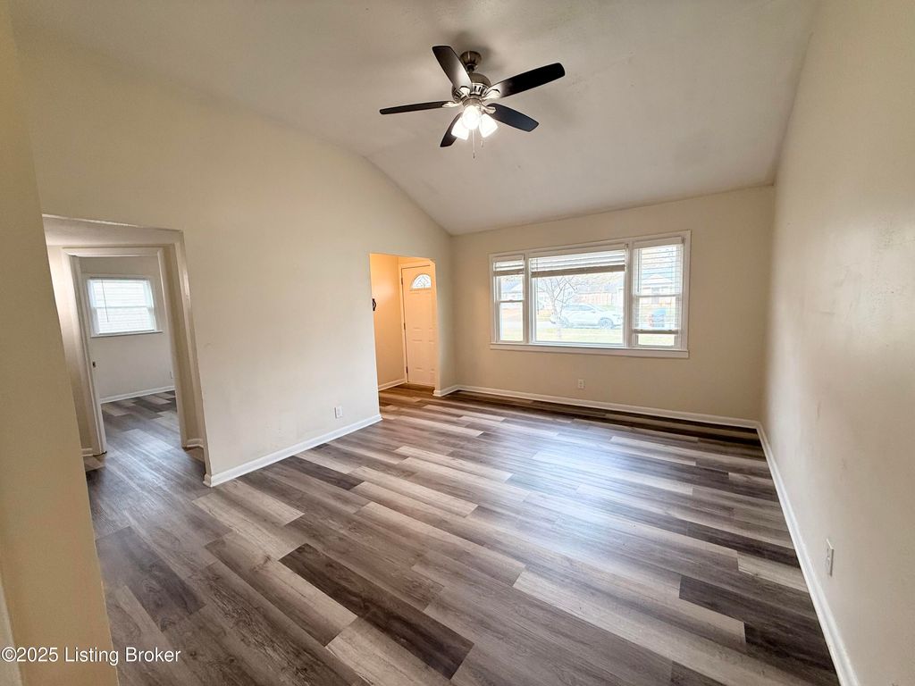 Photo of 13517 Kinross Blvd, Louisville, KY 40272 (MLS # 1707575)