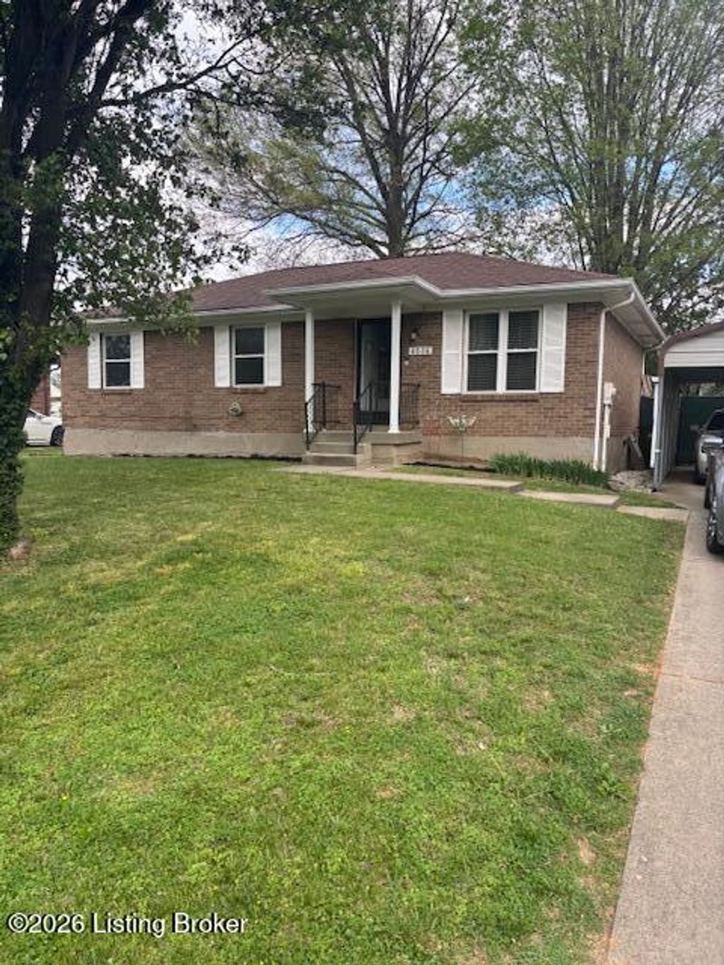 Photo of 4206 Sanford Ave, Louisville, KY 40218 (MLS # 1714334)