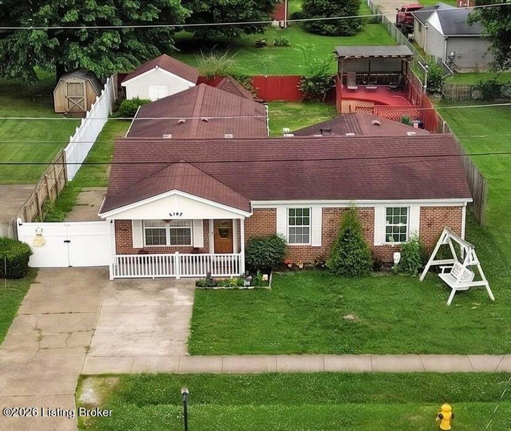 Photo of 6197 Jeffrey Dr, Louisville, KY 40258 (MLS # 1718453)
