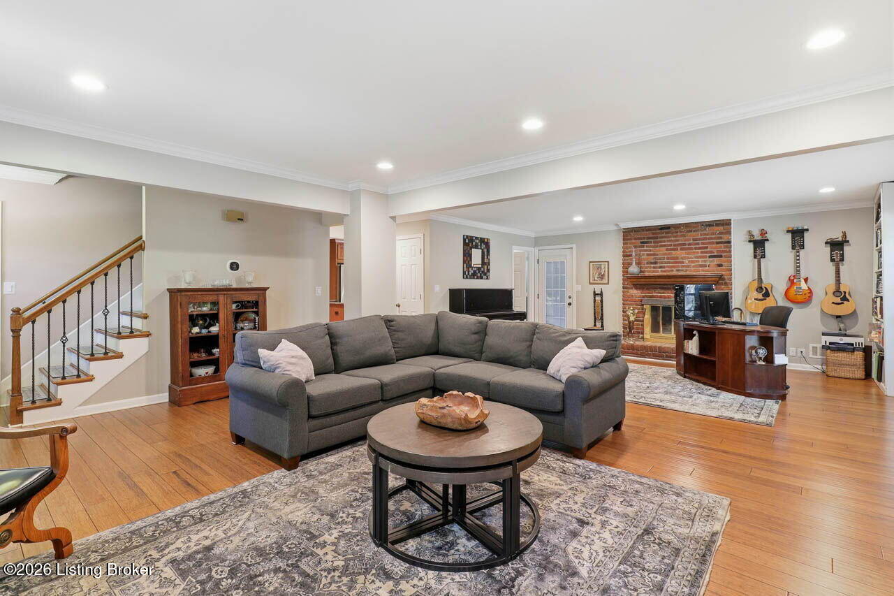 4108 Meadowland Dr