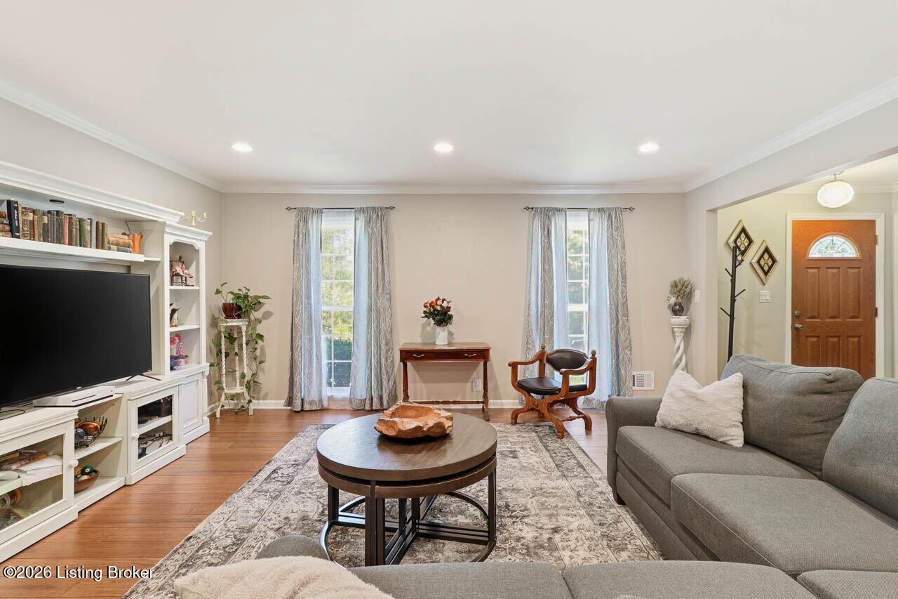 4108 Meadowland Dr