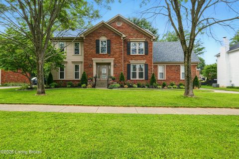 Homes For Sale - 811 Foxfire Dr<br/> Louisville, KY 40223