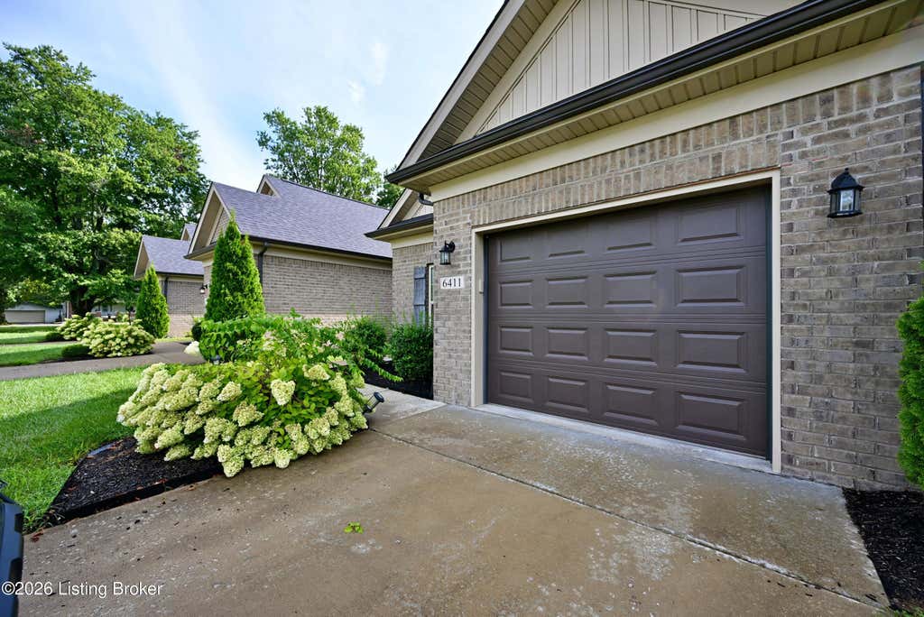 Photo of 6411 Renate Rd, Louisville, KY 40291 (MLS # 1726588)