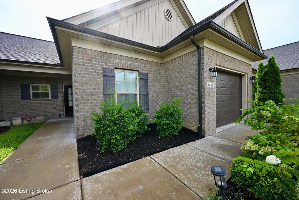 Photo of 6411 Renate Rd, Louisville, KY 40291 (MLS # 1726588)