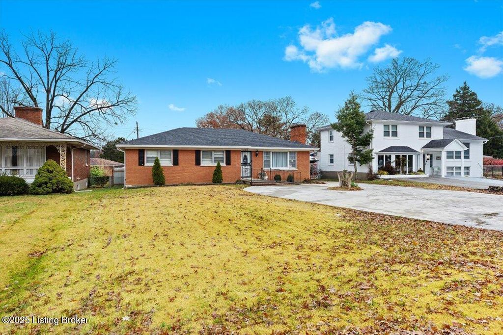 Photo of 3413 Newburg Rd, Louisville, KY 40218 (MLS # 1704305)