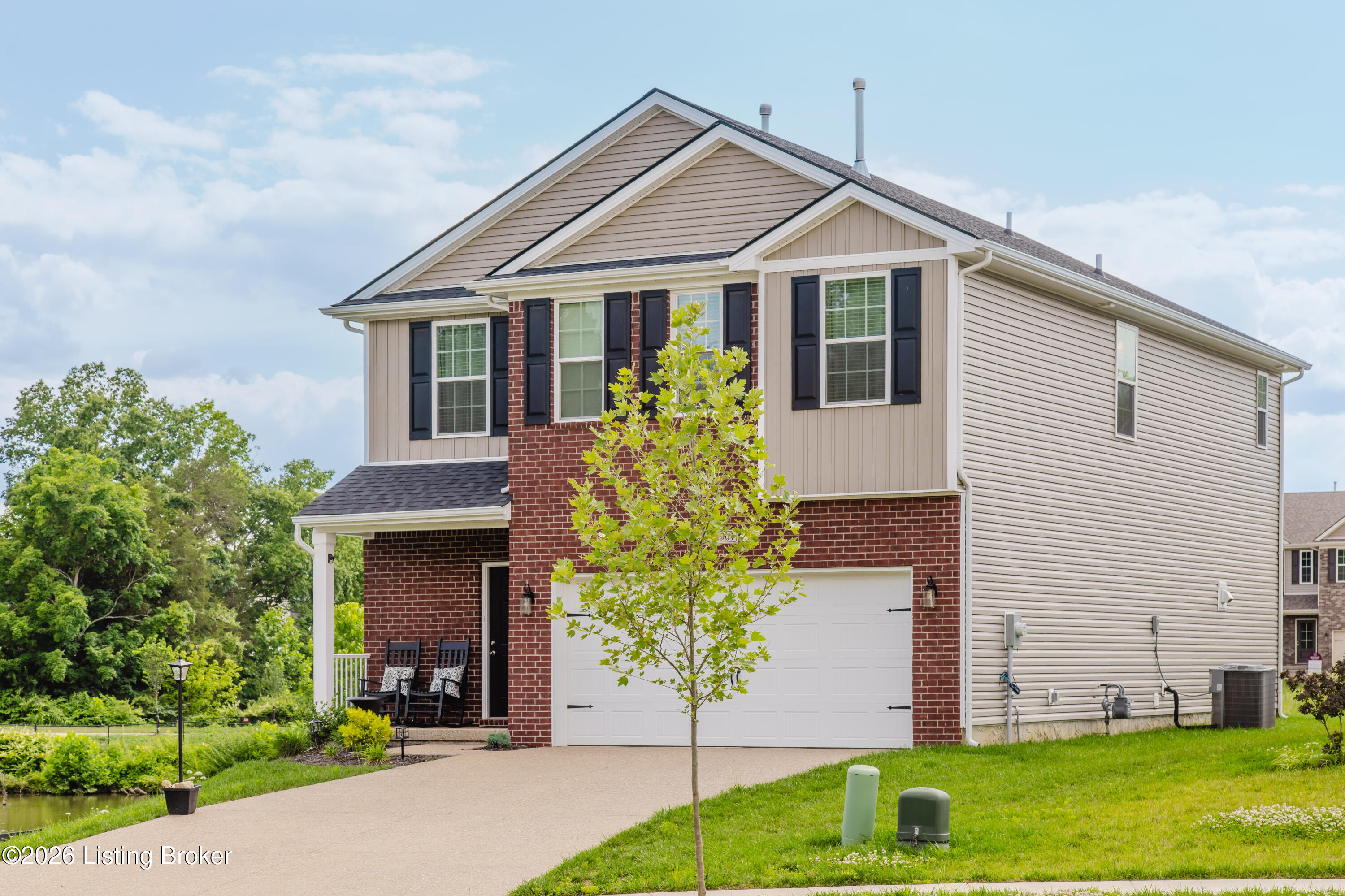 Photo 1 of 46 — 11901 Parkview Trace Dr, Louisville, KY 40229