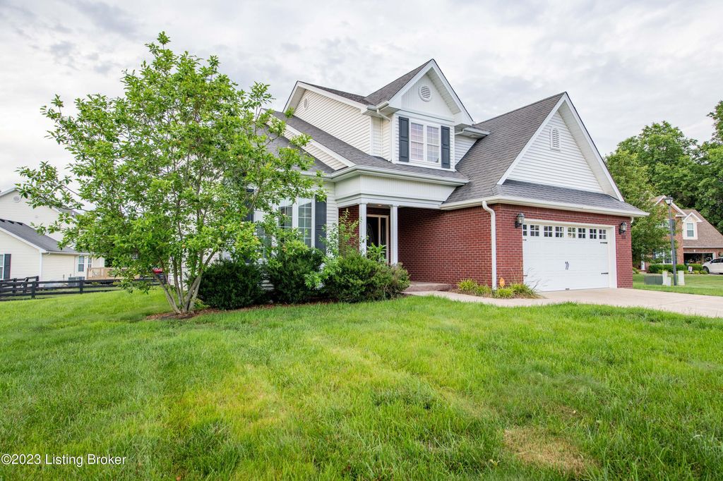 Photo of 110 E Mandarin Ct, Elizabethtown, KY 42701 (MLS # 1704579)