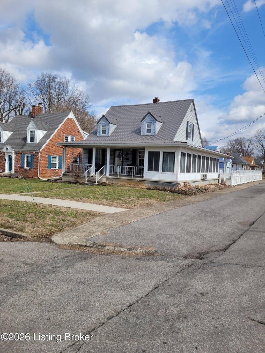 Photo of 315 9th St, Carrollton, KY 41008 (MLS # 1710438)