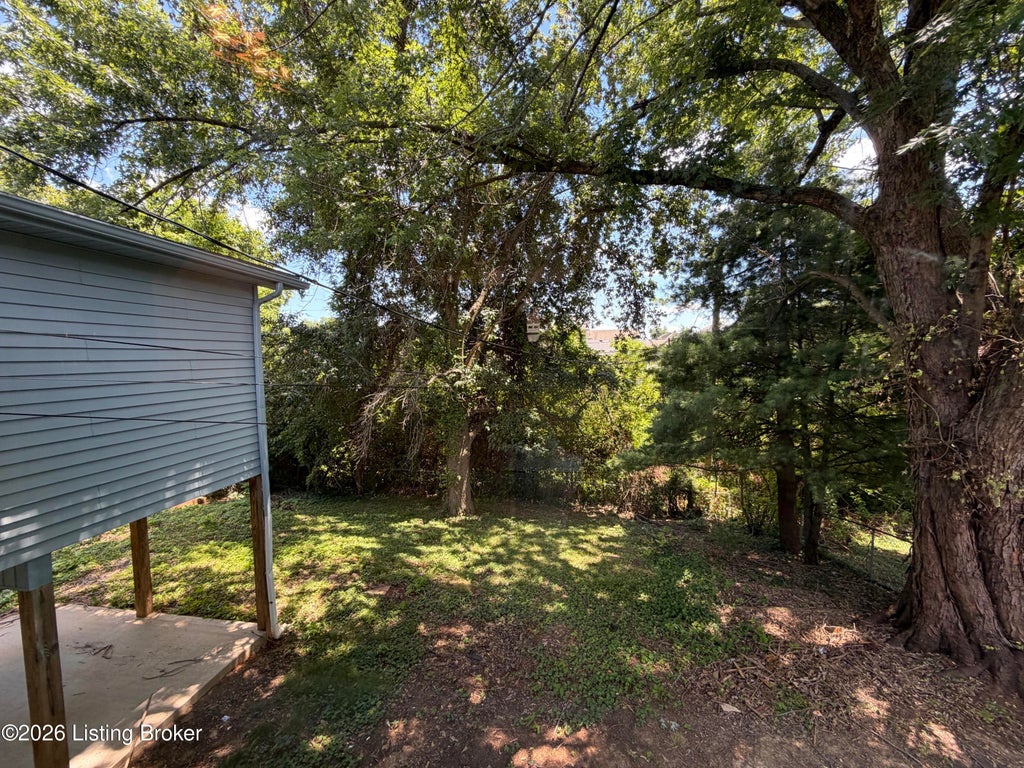 Photo of 421 Franklin Ave, Elizabethtown, KY 42701 (MLS # 1721359)