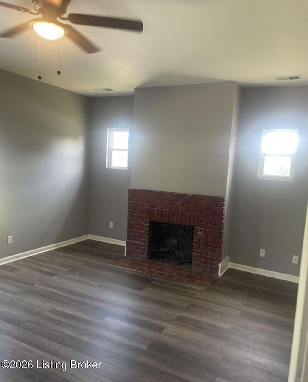 Photo of 1606 W Oak St, Louisville, KY 40210 (MLS # 1709020)