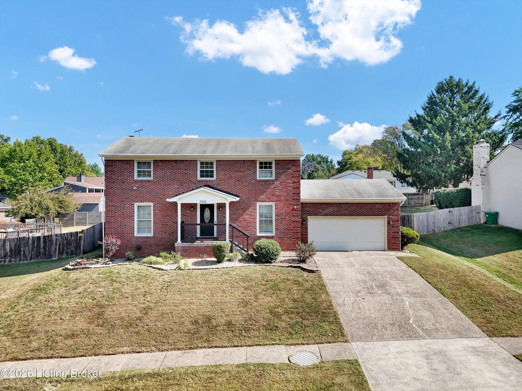 Photo of 7703 Sunbury Ln, Louisville, KY 40220 (MLS # 1730768)