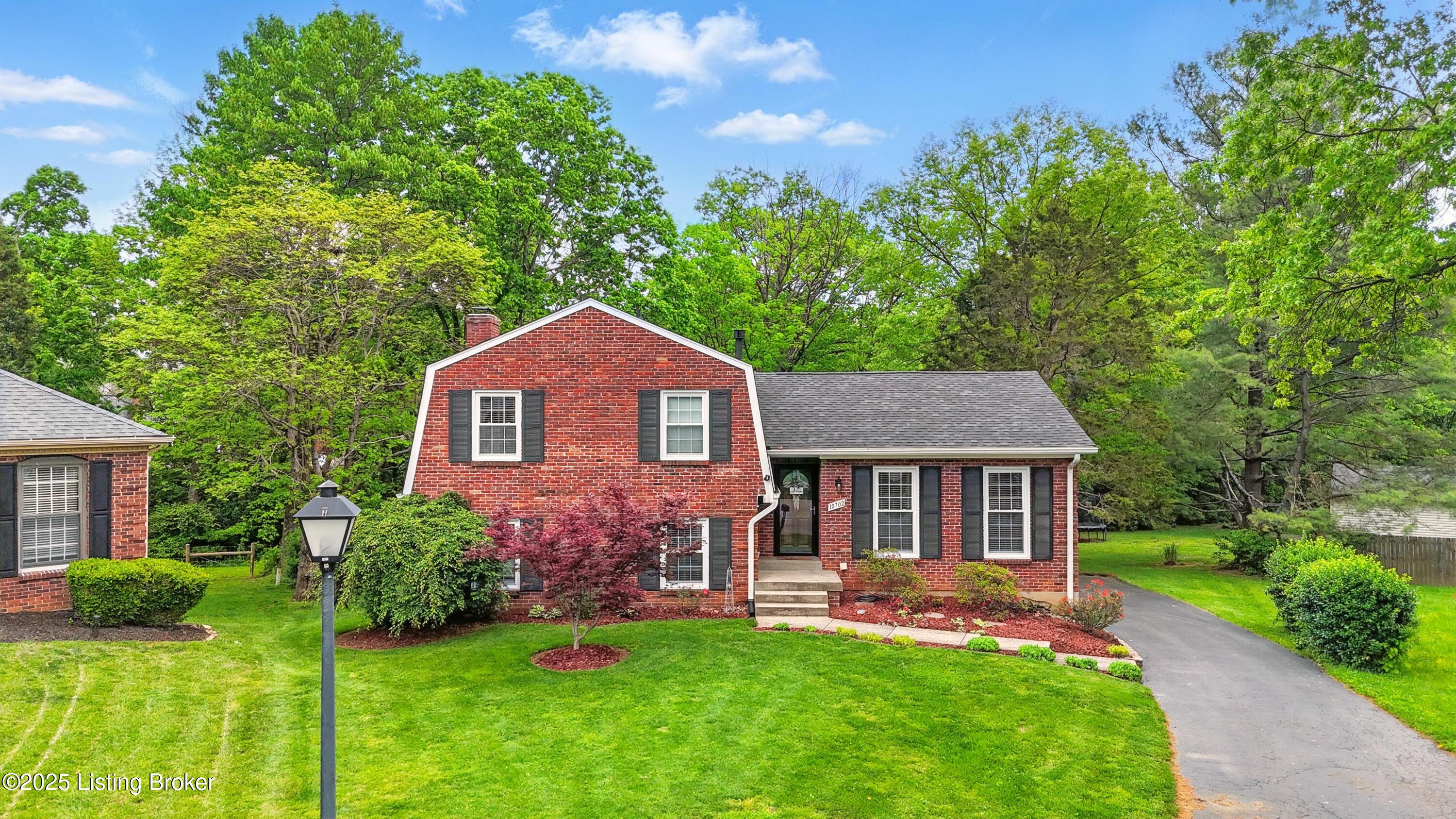 10702 Banyan Ct, Louisville, Kentucky image 3